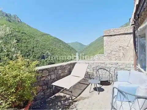 Appartamento in vendita a Castelbianco