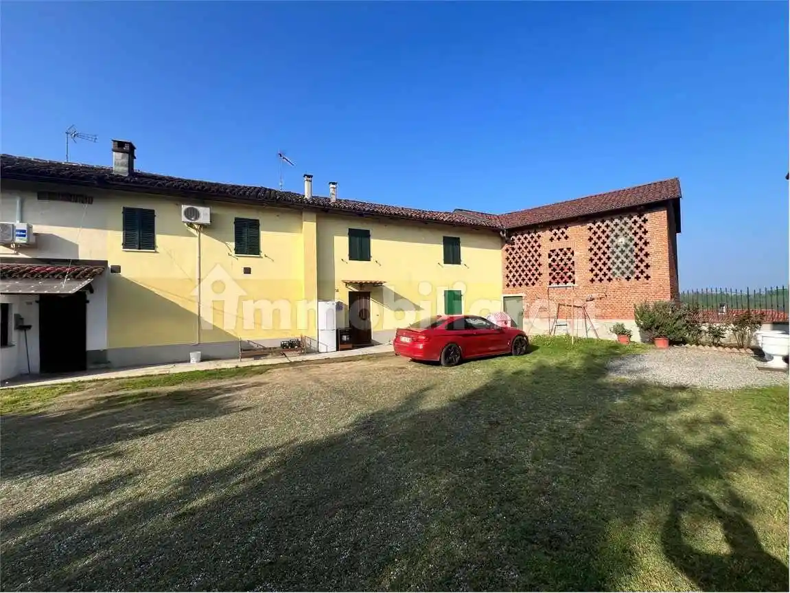 Rustico - Casale in vendita a Viale