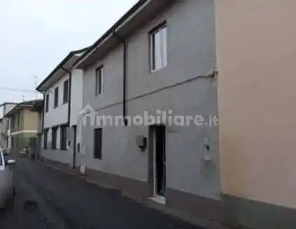Casa indipendente in vendita a Corno Giovine