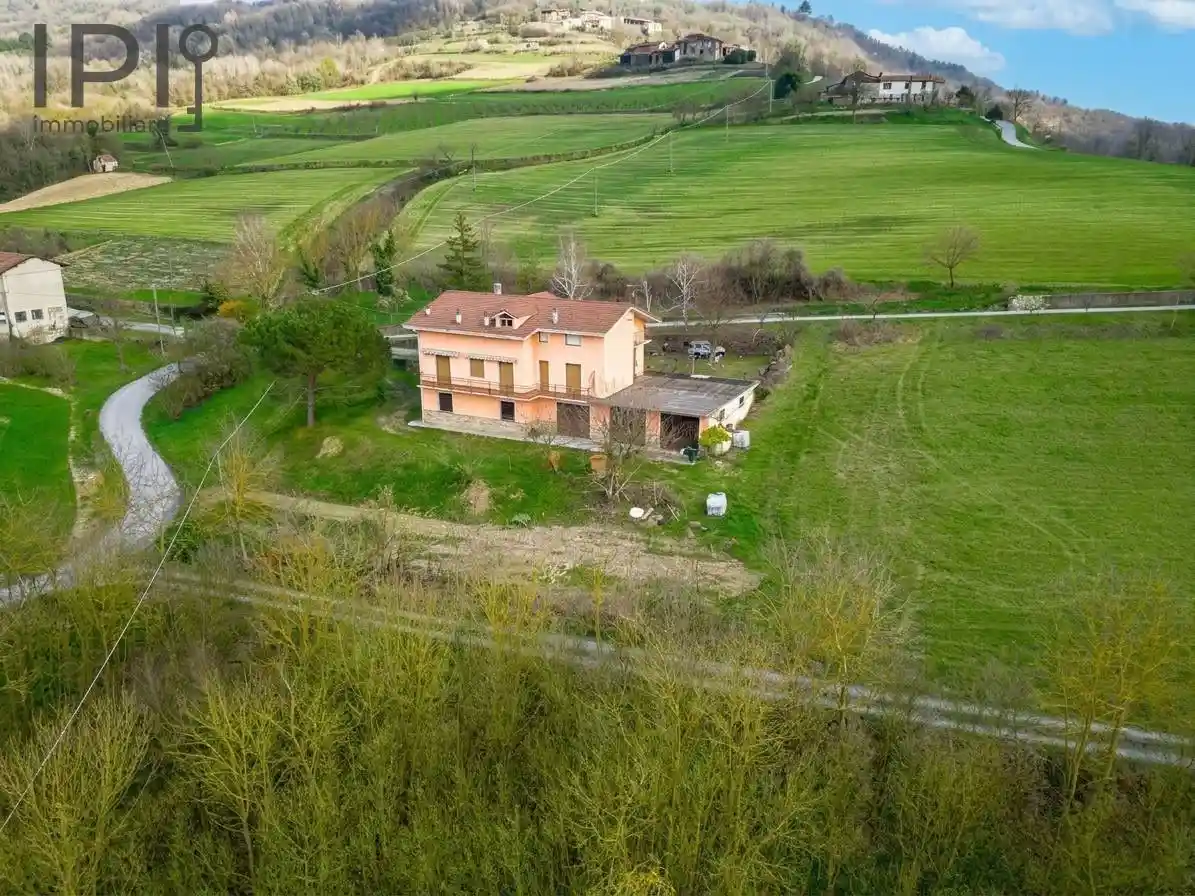 Villa in vendita a Monesiglio