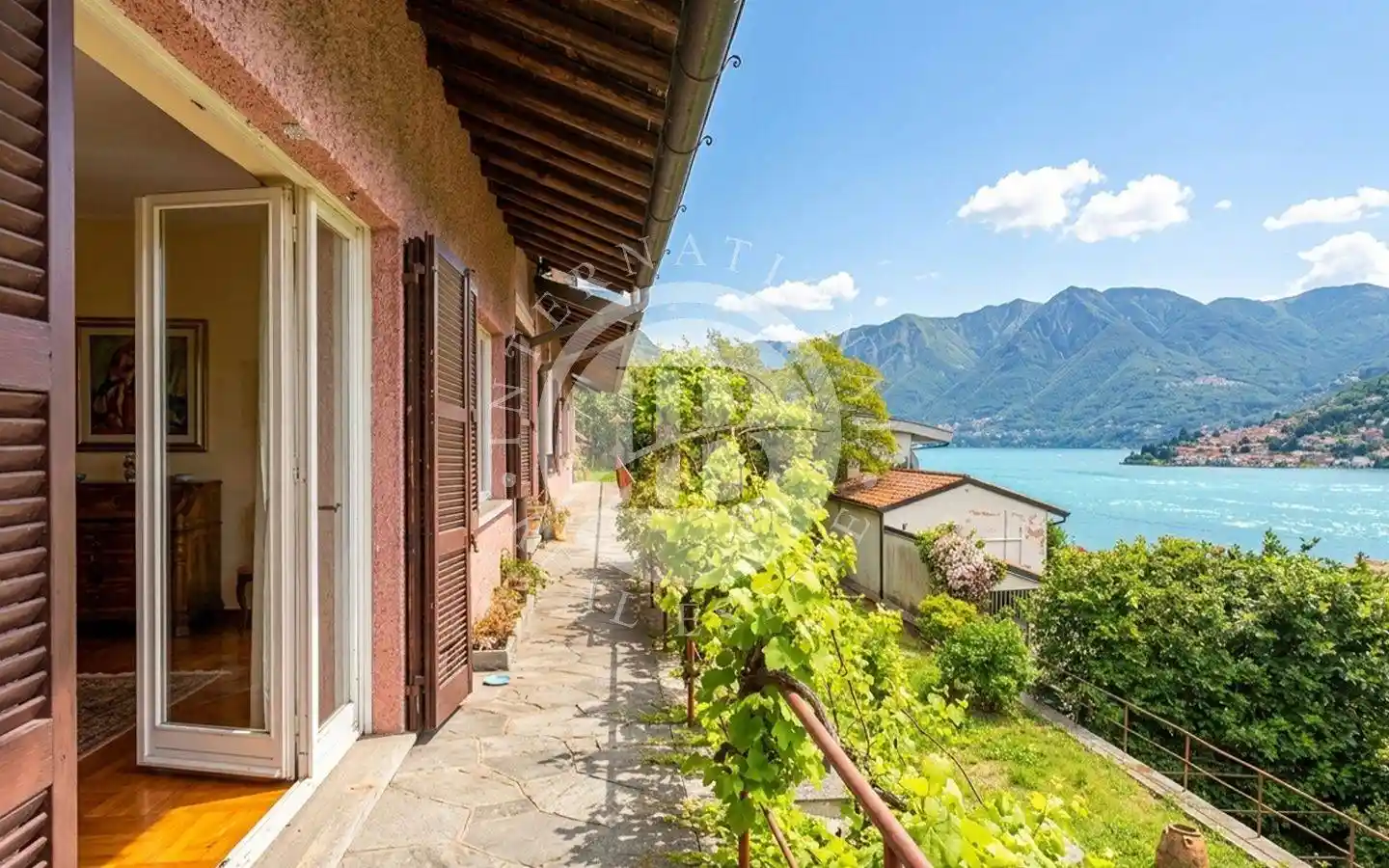 Villa in vendita a Moltrasio