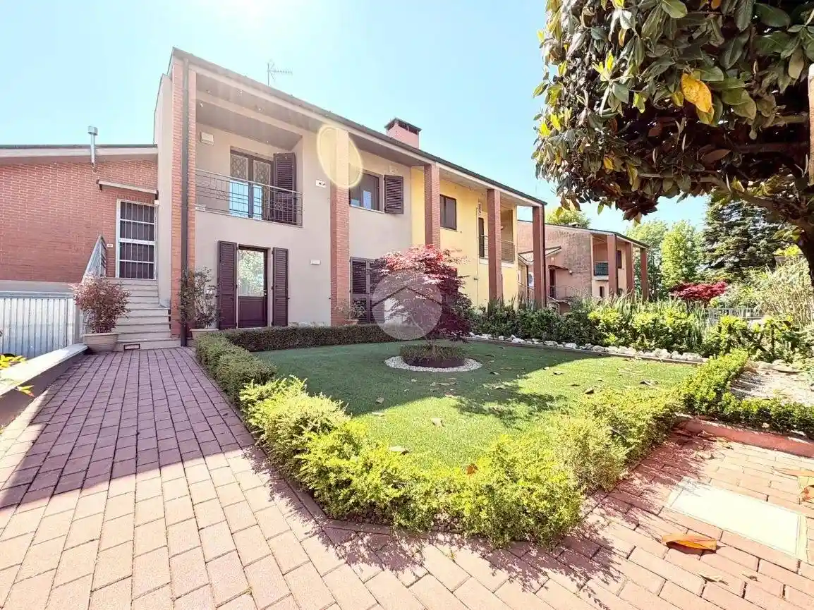 Casa indipendente in vendita a Castelvetro Piacentino