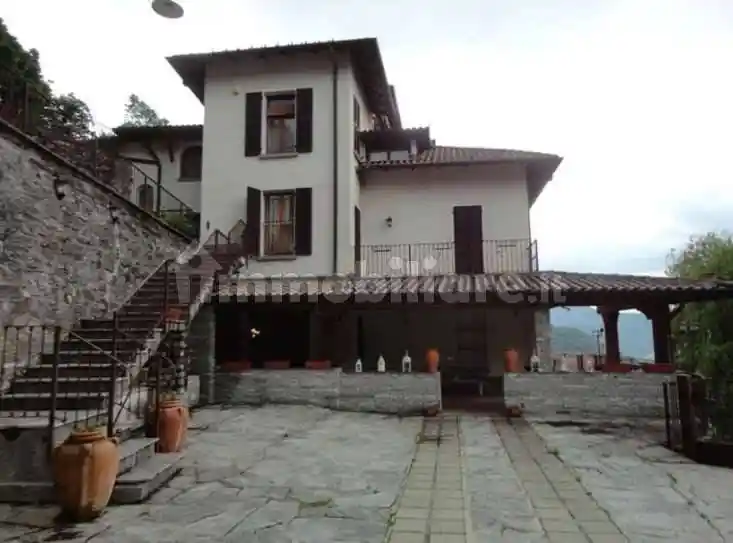 Villa in vendita a Sormano