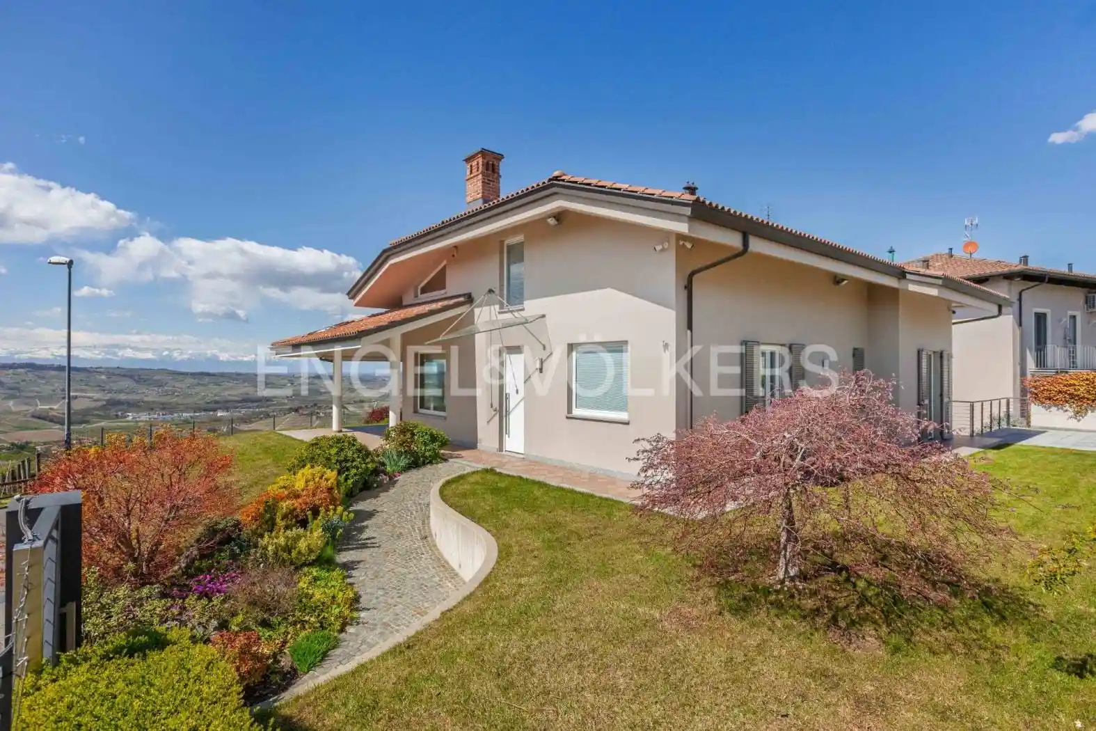 Villa in vendita a Diano d'Alba