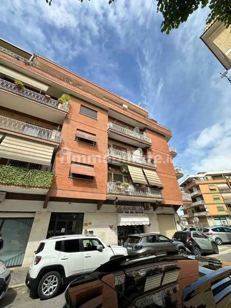 Appartamento in vendita a Pomezia