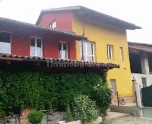 Casa indipendente in vendita a Viale