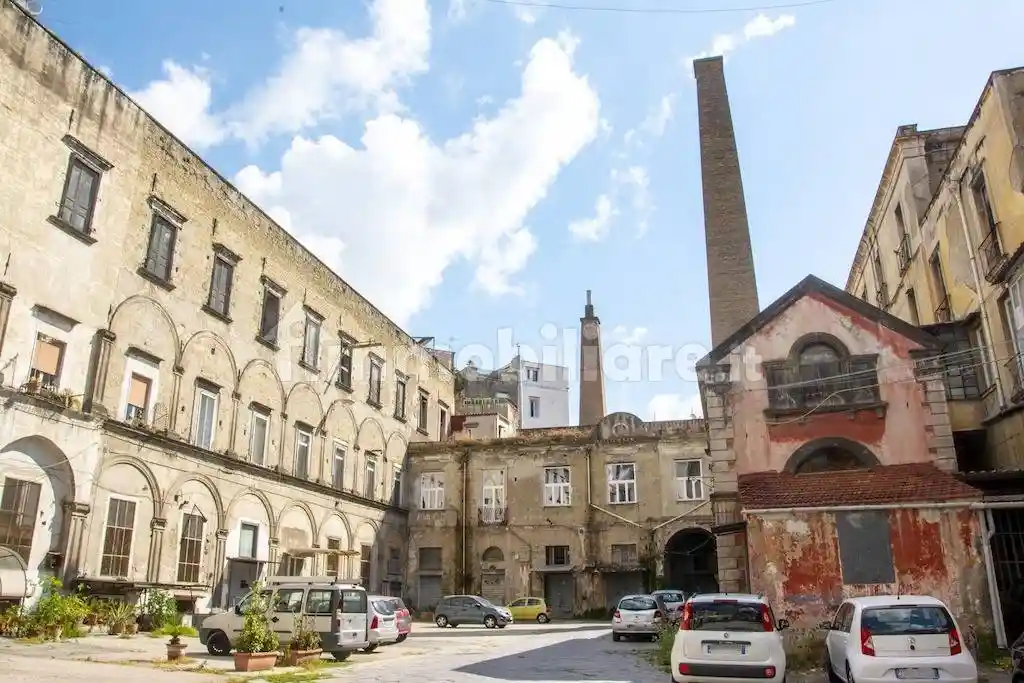 Appartamento in vendita a Napoli