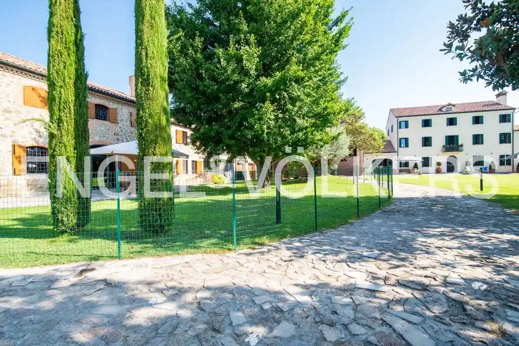 Villa in vendita a Due Carrare