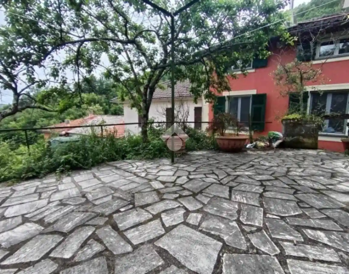 Casa indipendente in vendita a Lumarzo