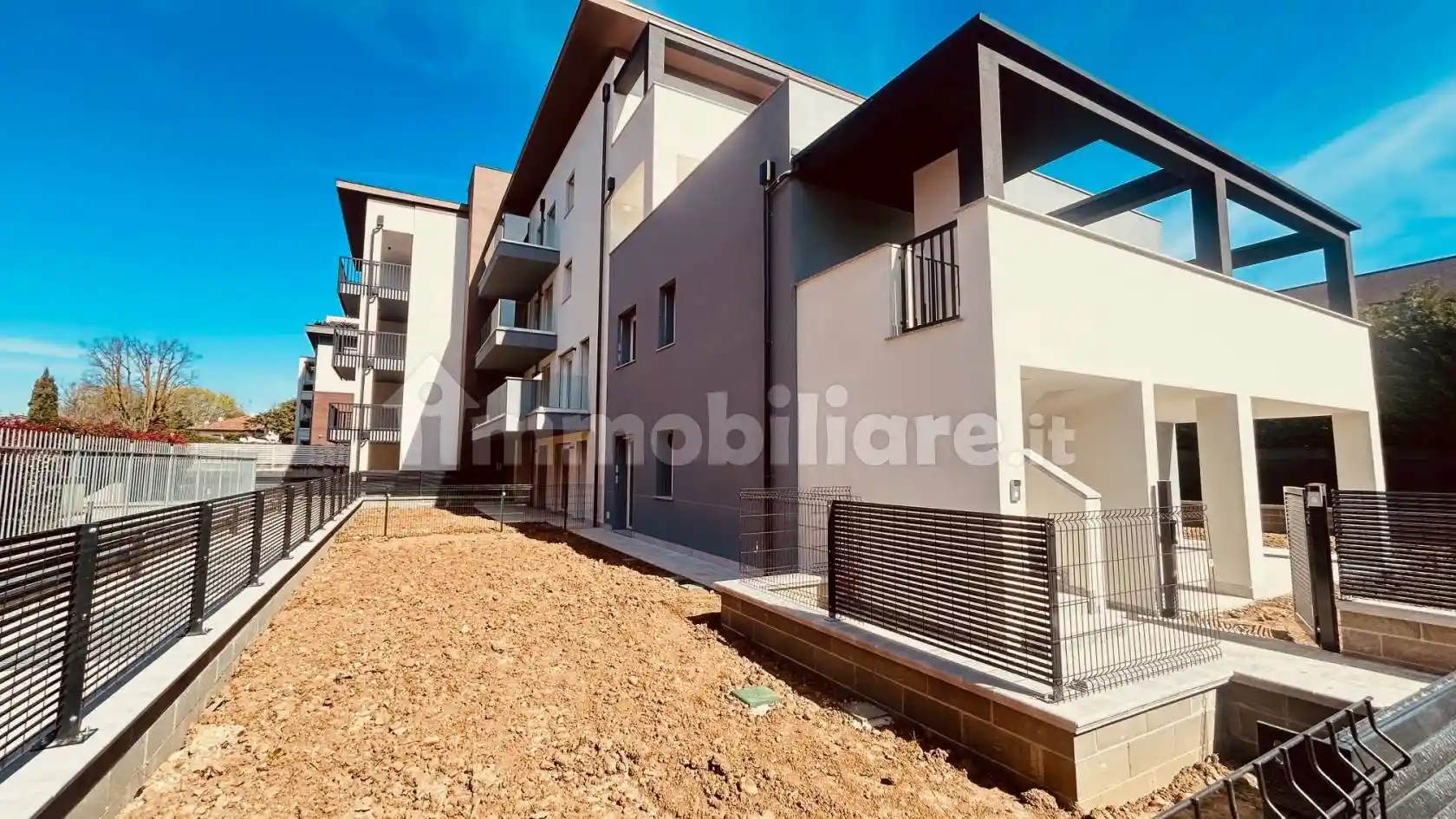 Appartamento in vendita a Vedano al Lambro