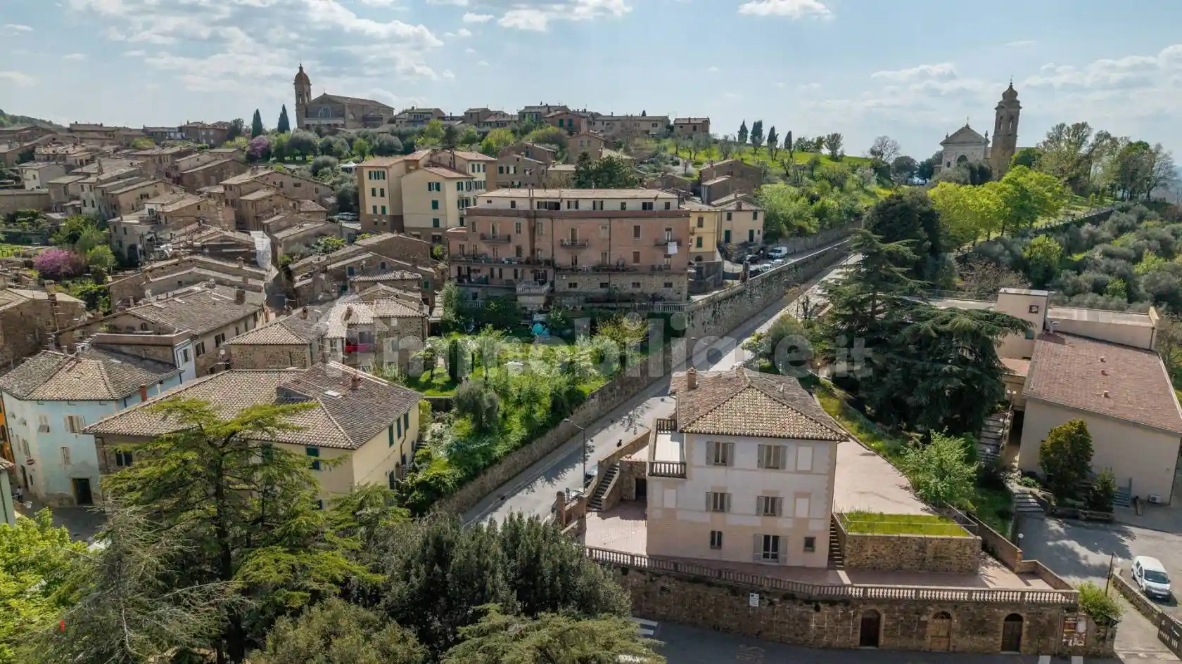 Villa in vendita a Montalcino