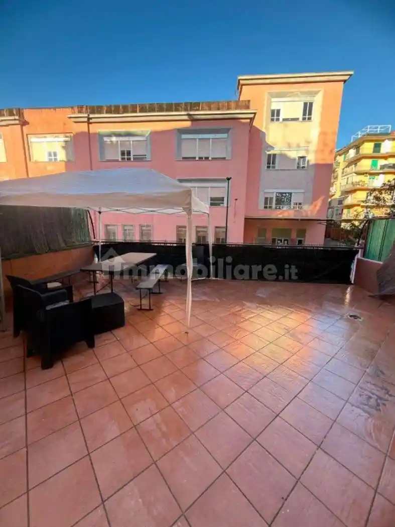 Appartamento in vendita a Napoli