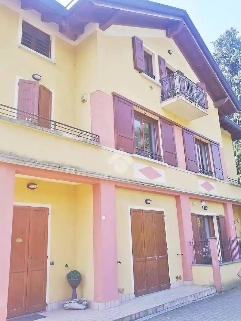 Appartamento in vendita a Travedona-Monate