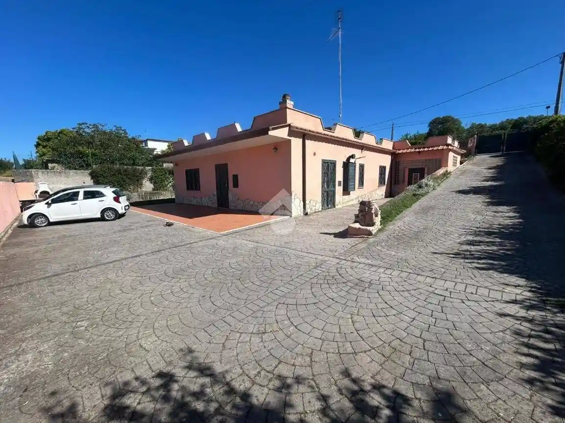 Villa in vendita a Aprilia