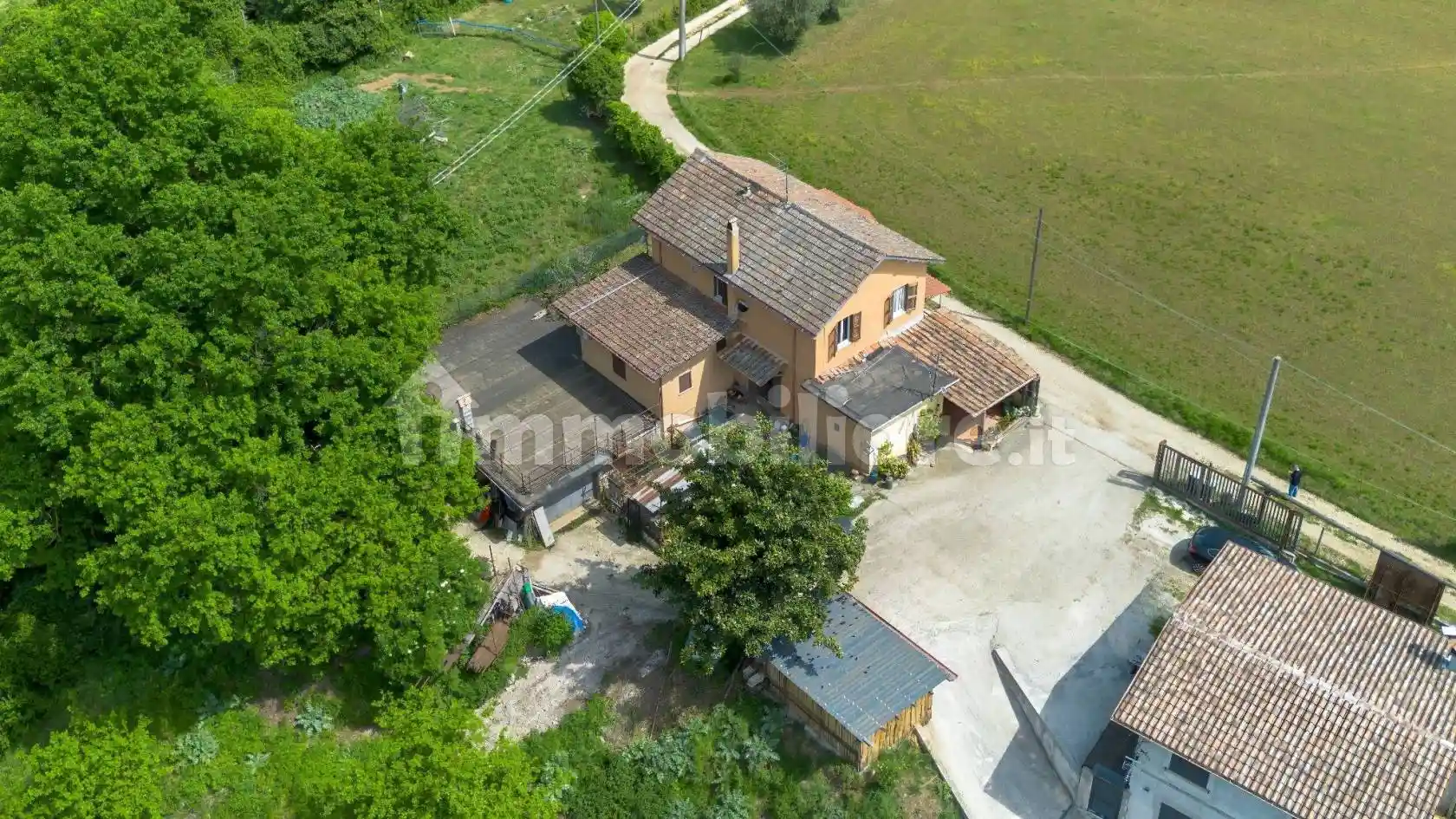 Appartamento in vendita a Cave