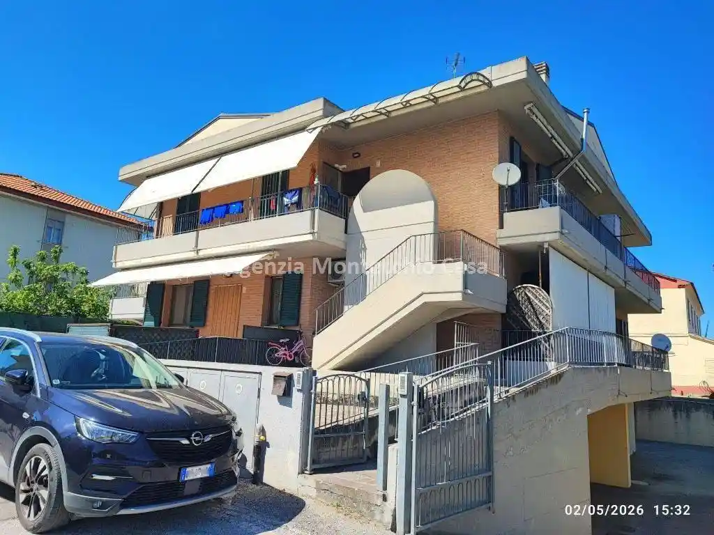 Appartamento in vendita a Montecalvo in Foglia