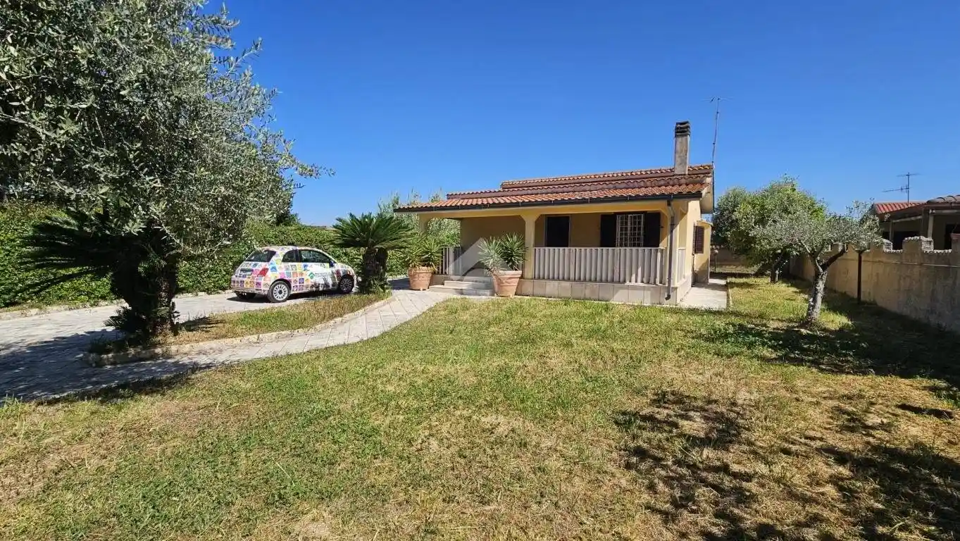 Casa indipendente in vendita a Latina