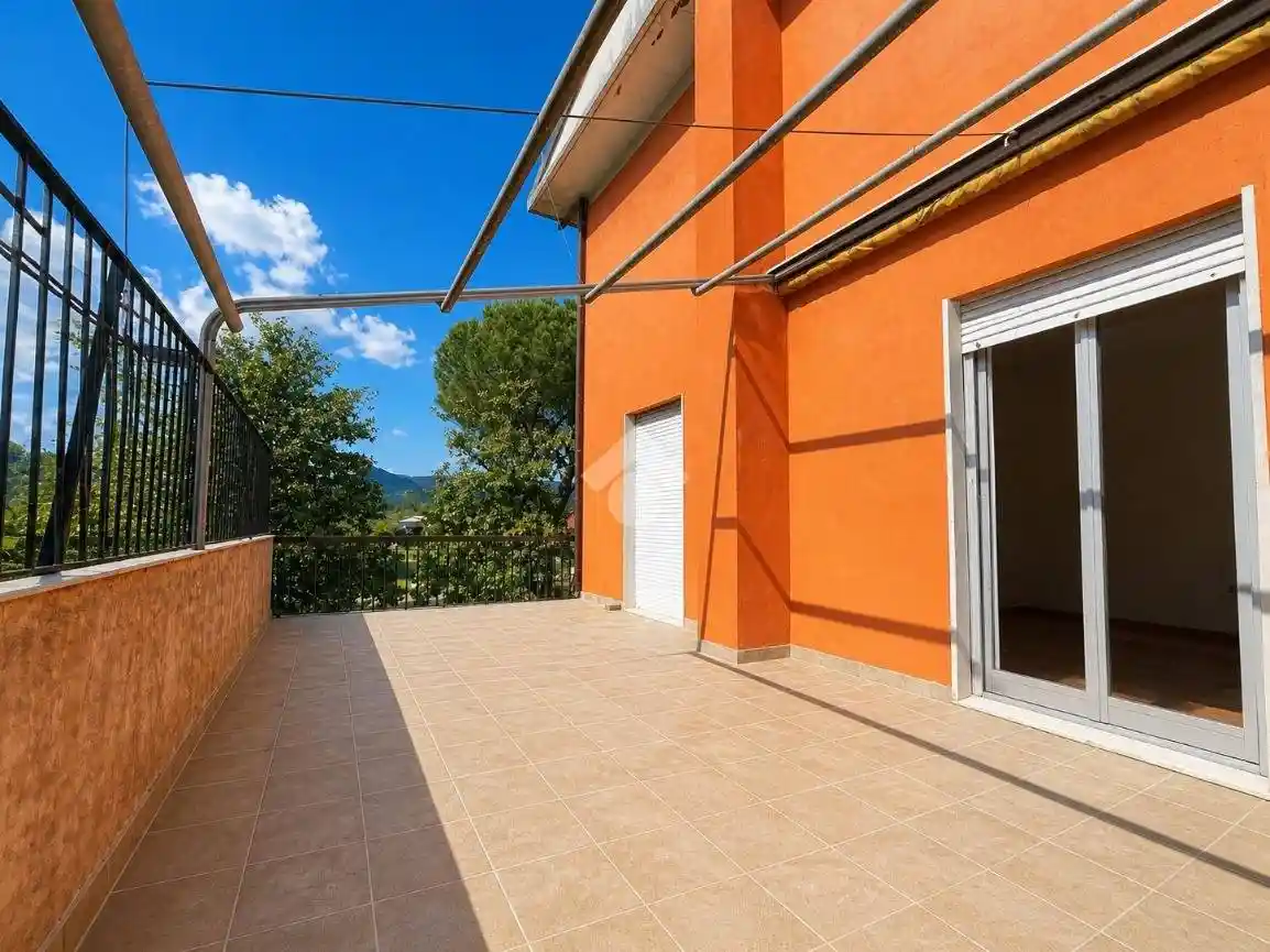 Appartamento in vendita a Vezzano Ligure