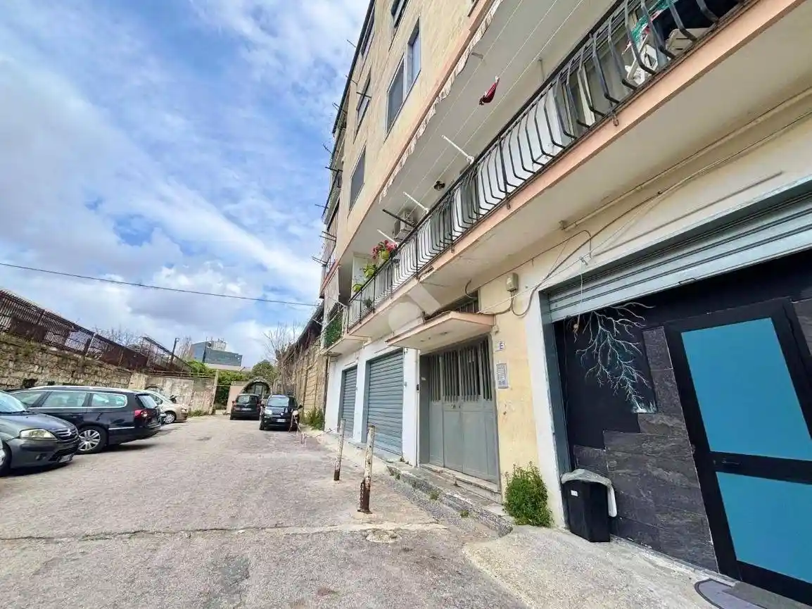 Appartamento in vendita a Napoli