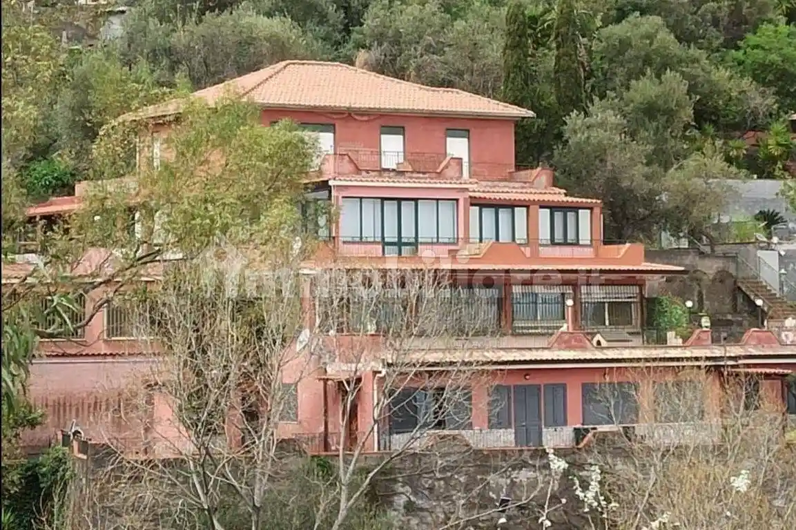 Appartamento in vendita a Taormina