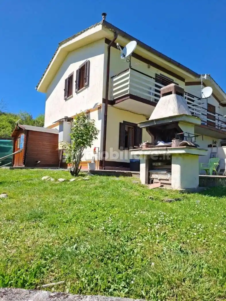 Villetta a schiera in vendita a Pozzaglia Sabina