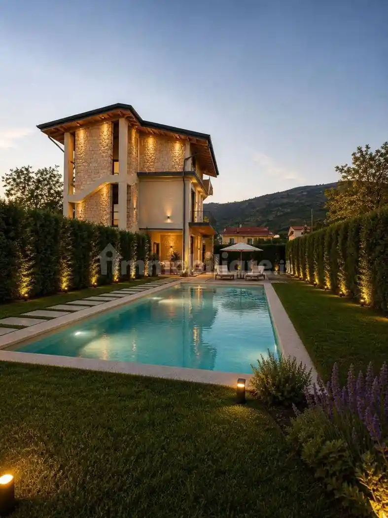 Villa in vendita a Santa Maria a Vico
