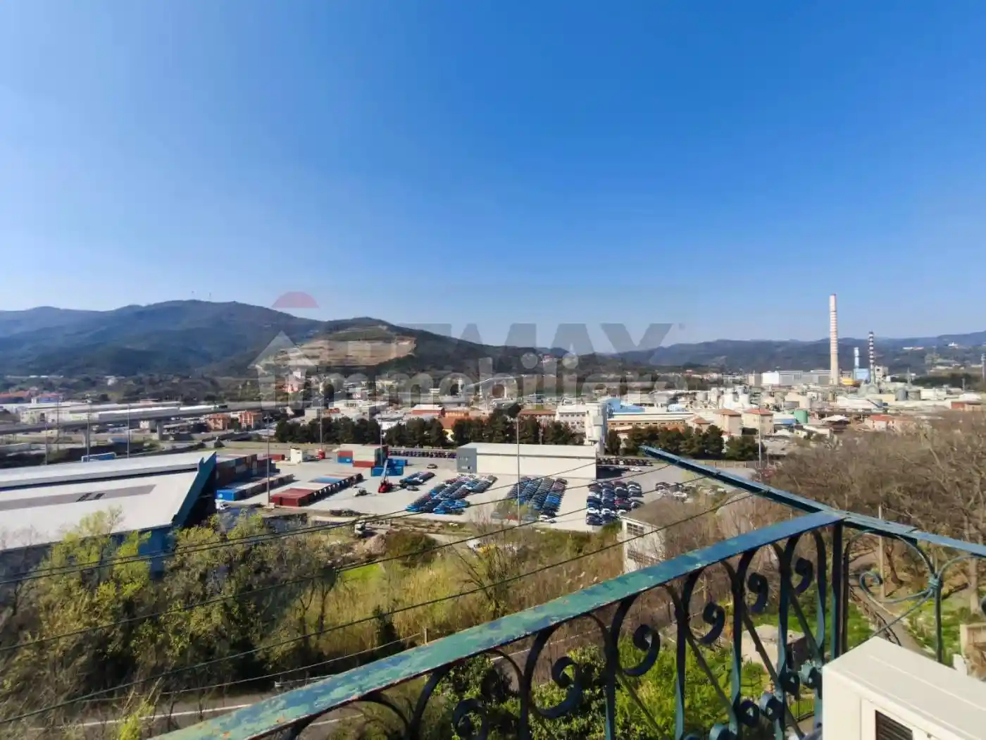 Appartamento in vendita a Vado Ligure