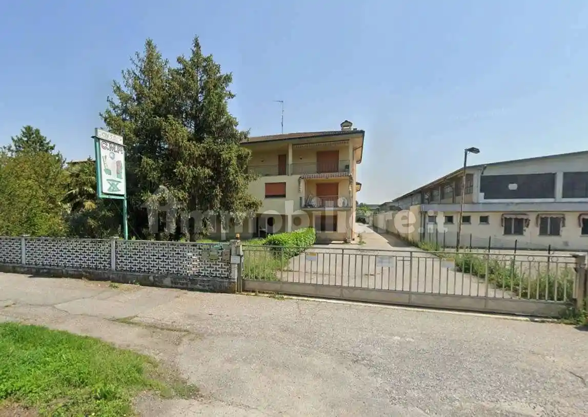 Palazzo - Stabile in vendita a Castelverde
