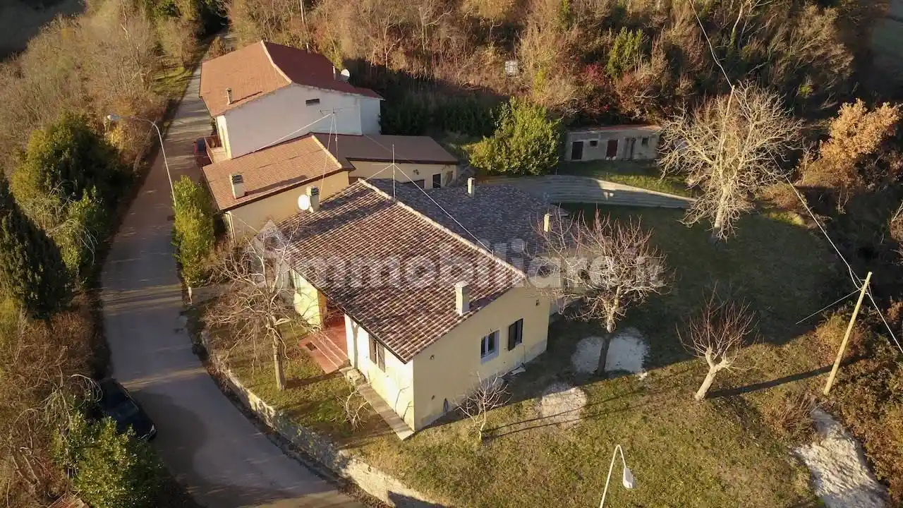 Casa indipendente in vendita a Valfabbrica