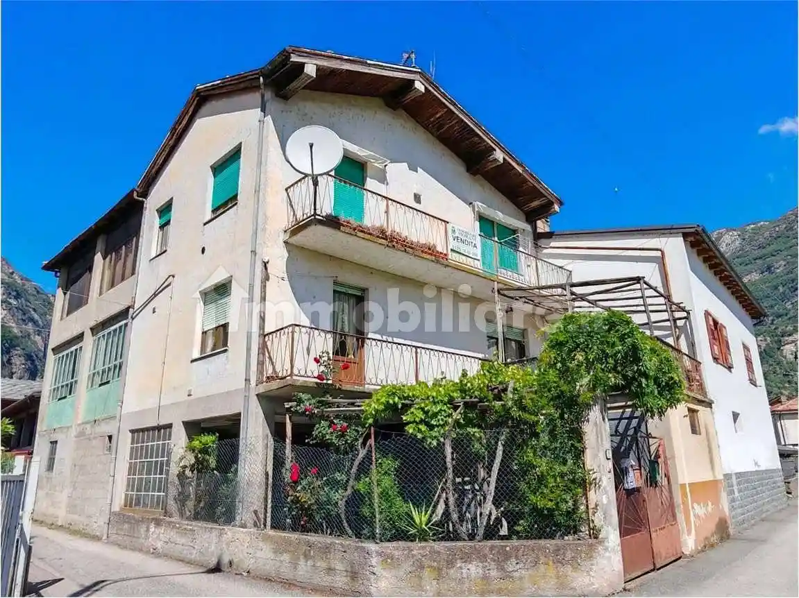 Villa in vendita a Donnas