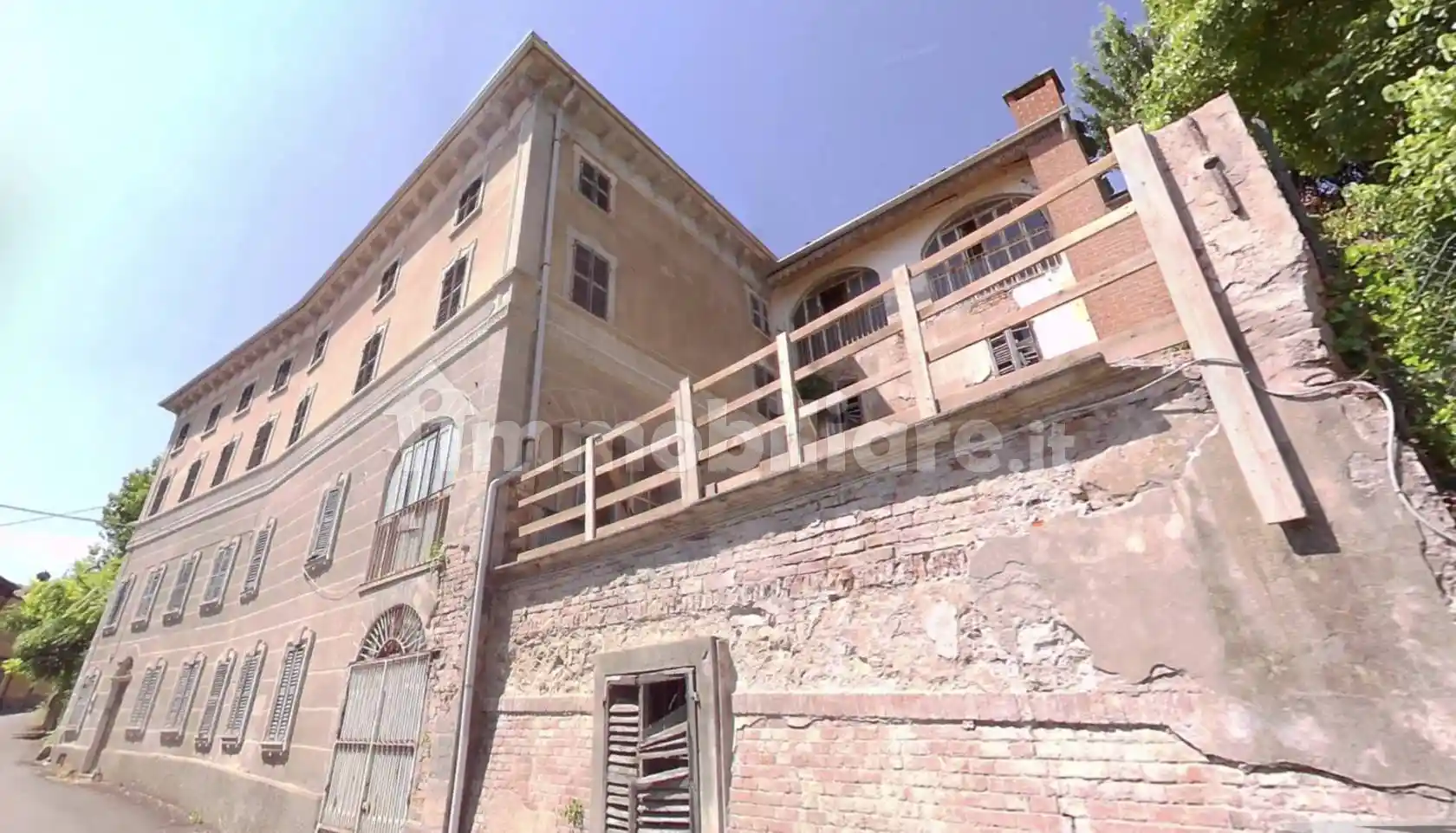 Palazzo - Stabile in vendita a Moncestino