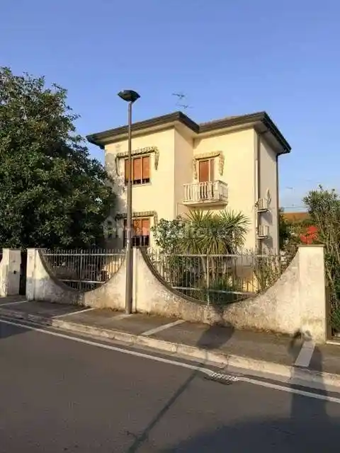 Casa indipendente in vendita a Porto Viro