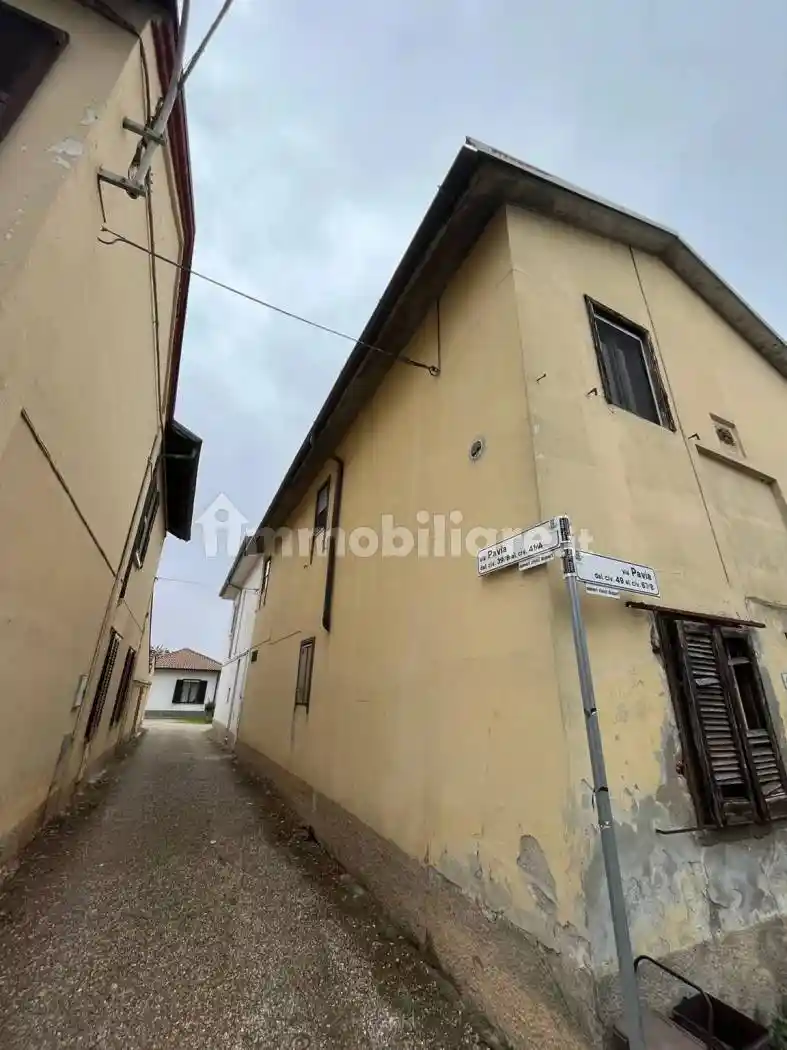 Villa in vendita a Vellezzo Bellini