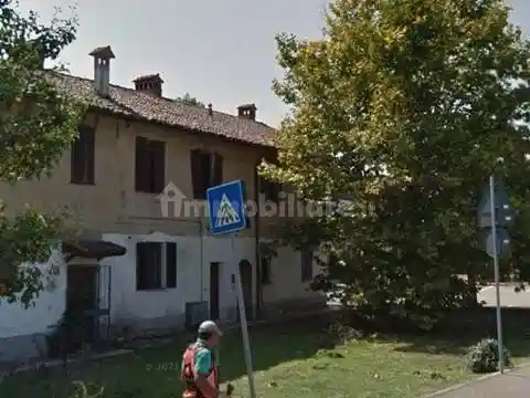 Villa in vendita a Vernate