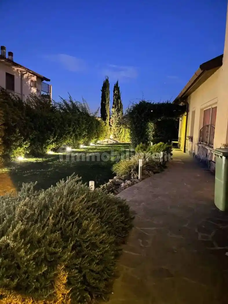 Villa in vendita a Giussago