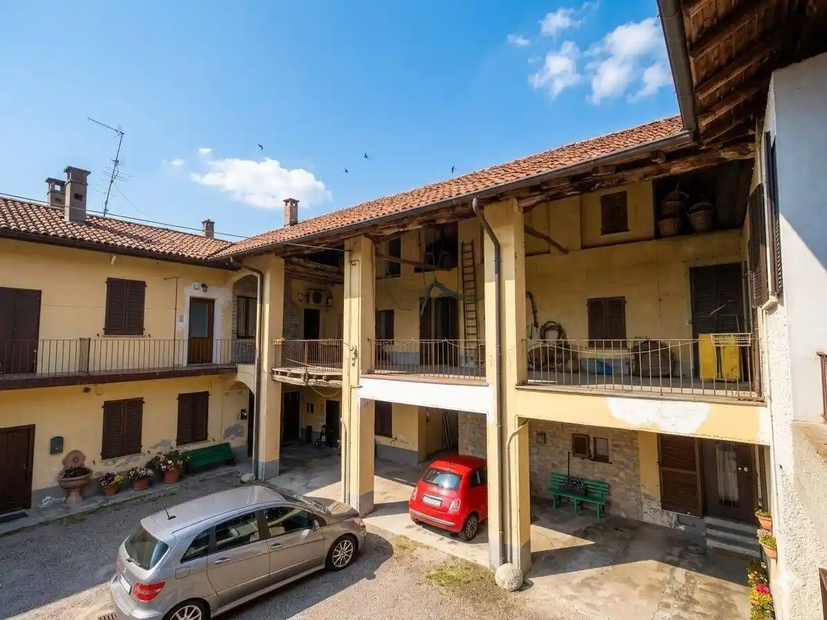 Appartamento in vendita a Arosio