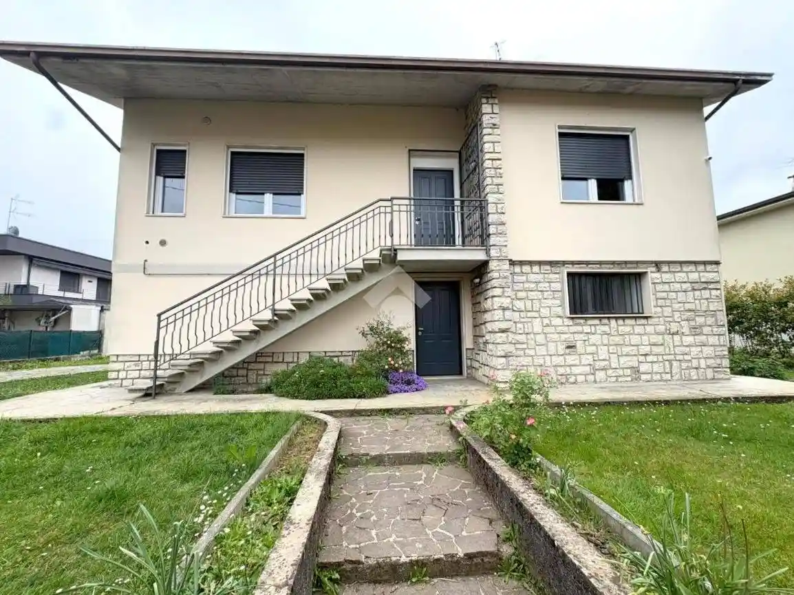 Villa in vendita a Grumello del Monte