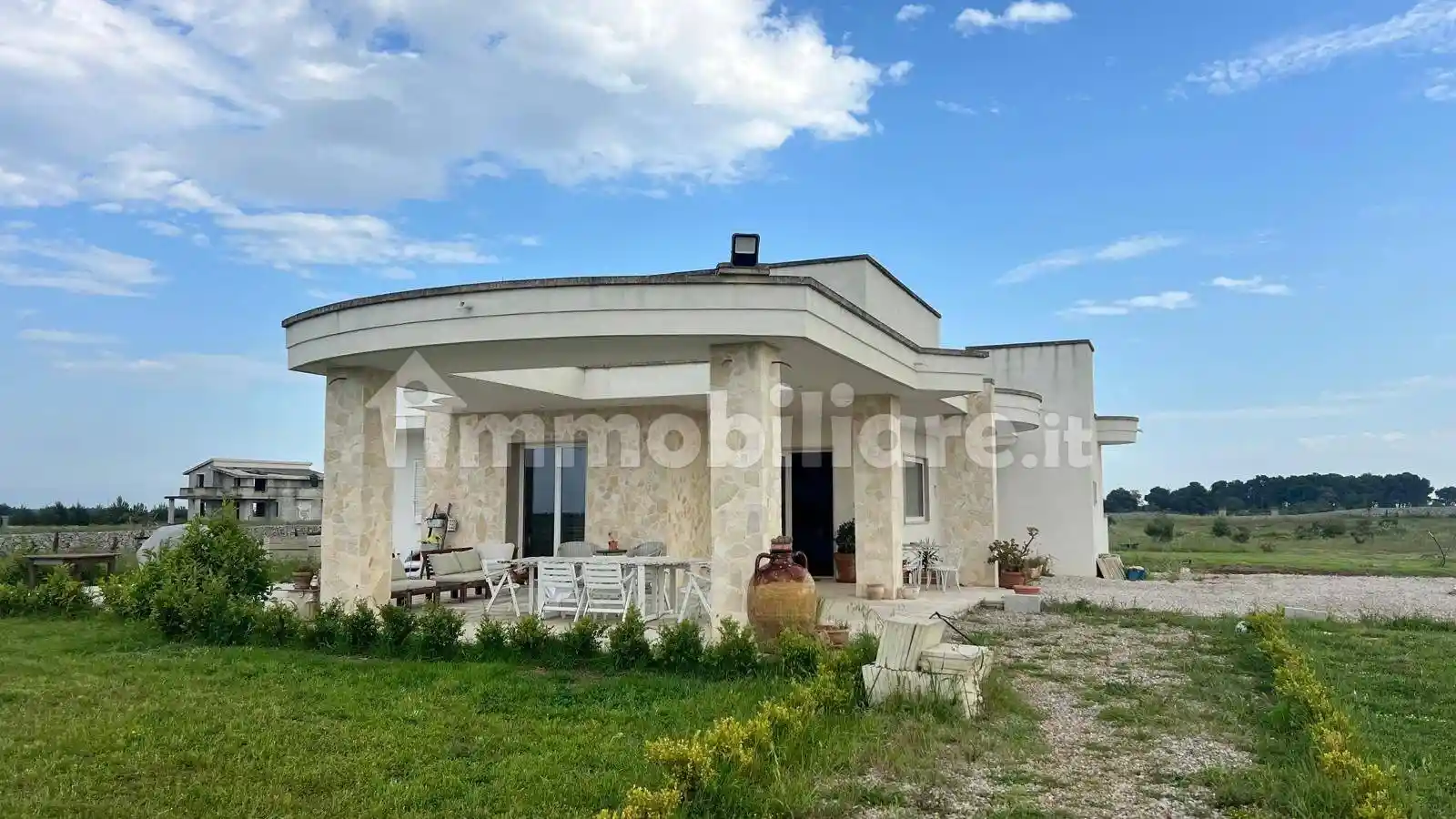 Villa in vendita a Lizzanello