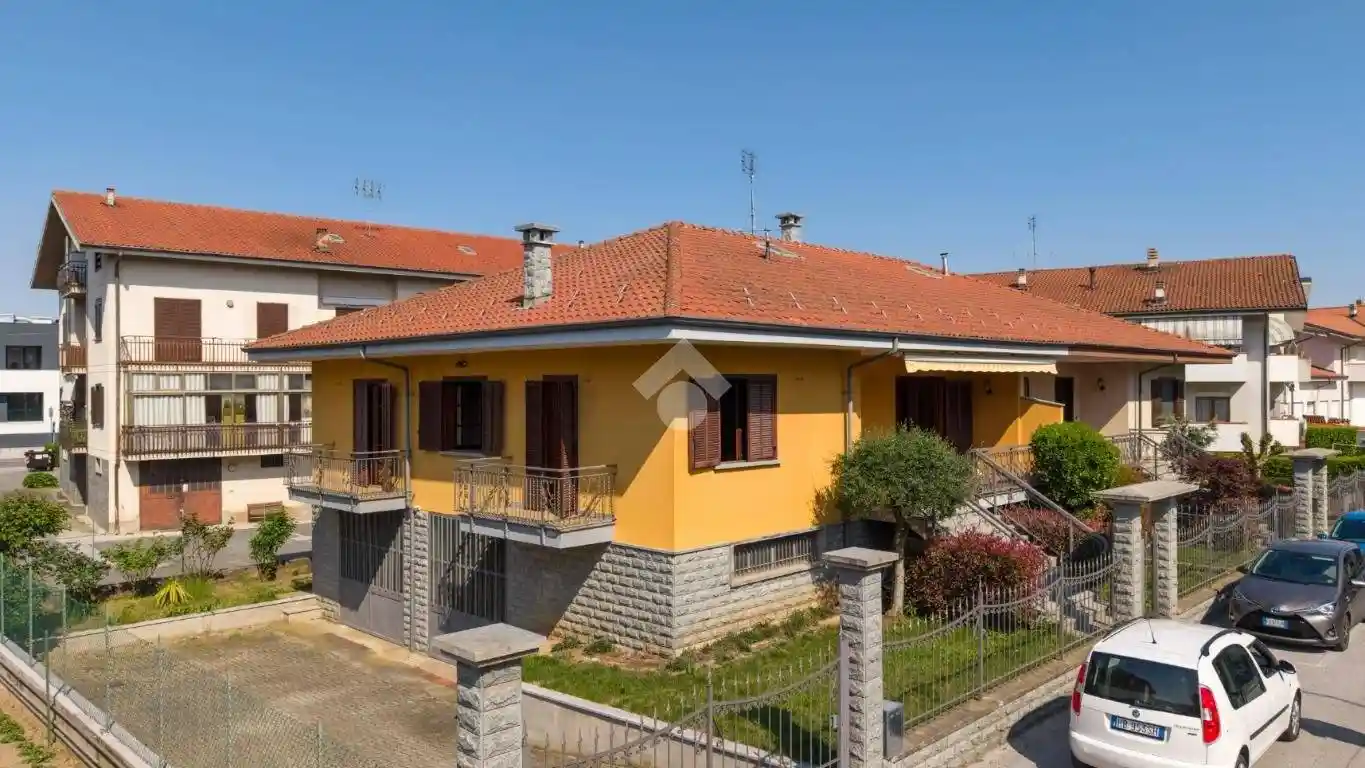Villa in vendita a Busca