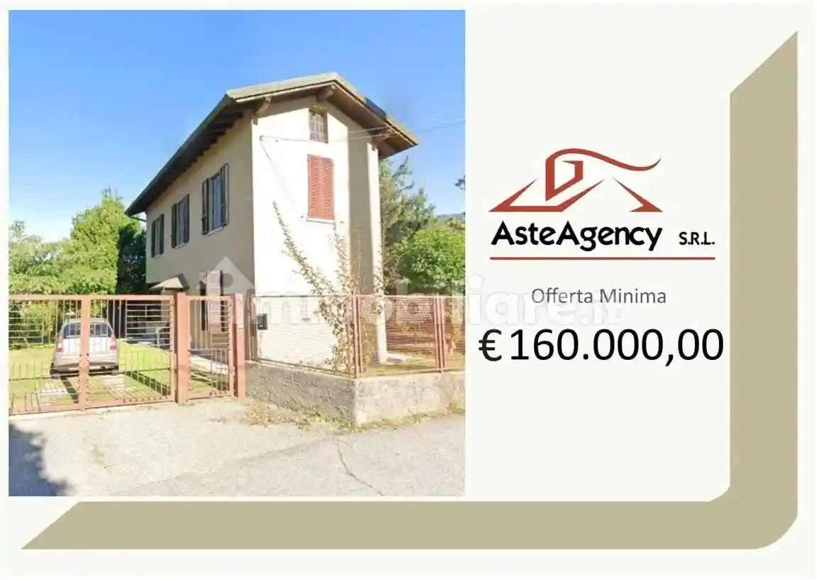 Villa in vendita a Gavirate