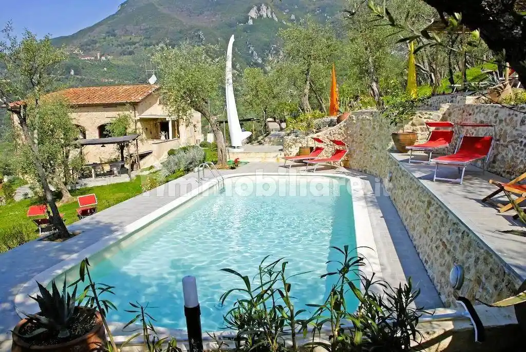 Villa in vendita a Camaiore