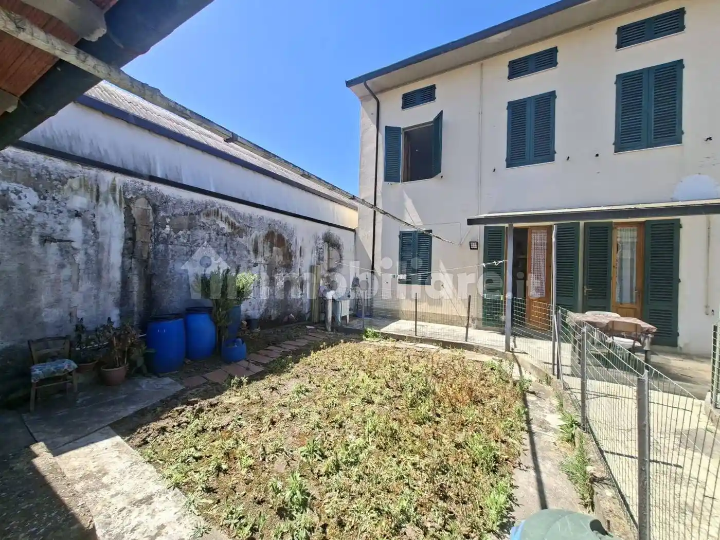 Casa indipendente in vendita a Prato