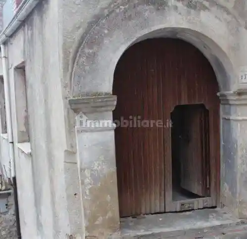 Palazzo - Edificio in vendita a Rocca Imperiale