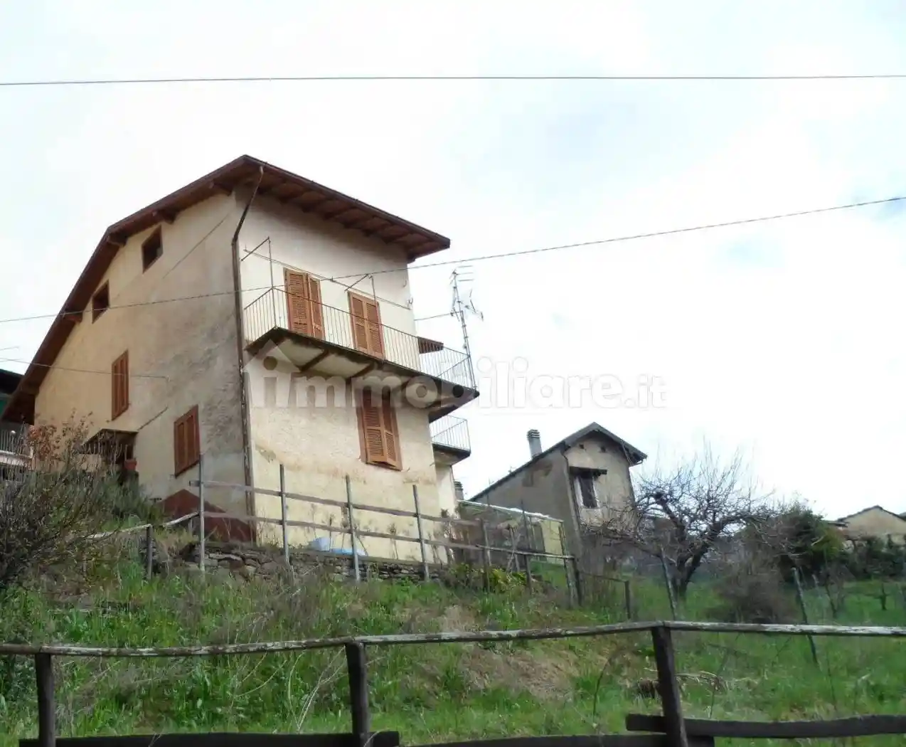 Villa in vendita a Montegrino Valtravaglia