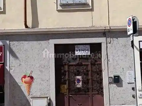Villa in vendita a Luino