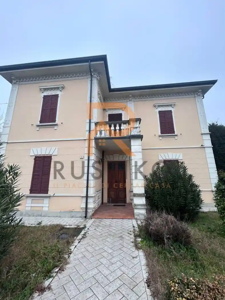 Villa in vendita a Suzzara