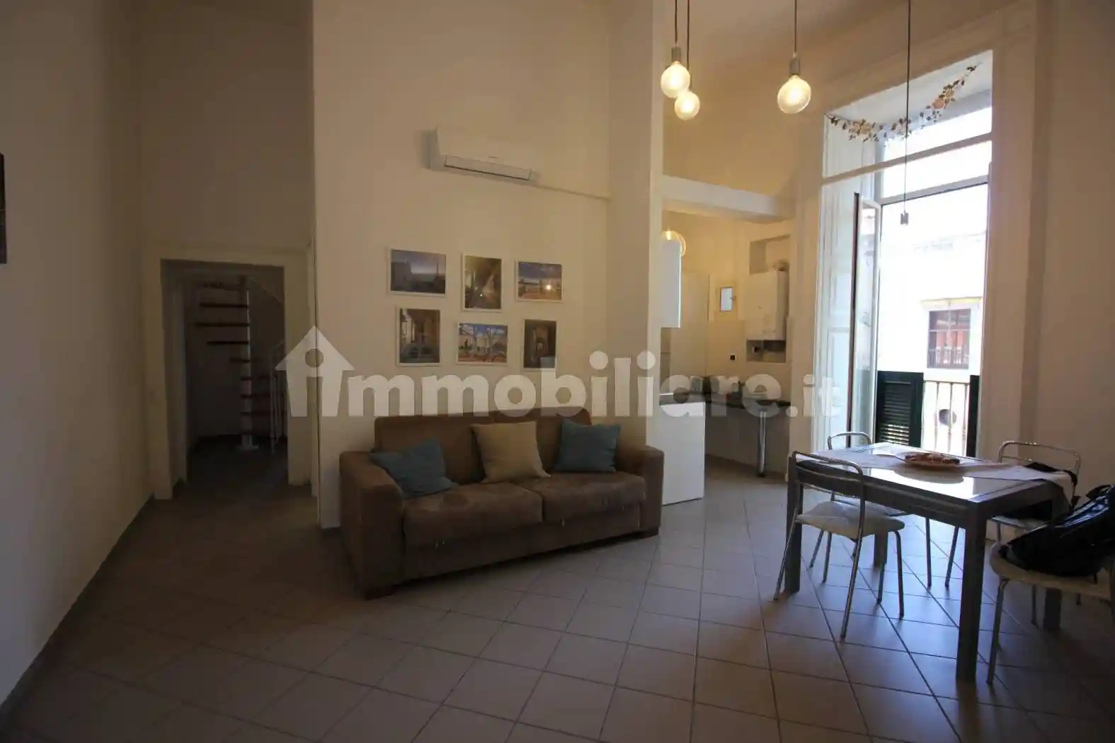 Appartamento in affitto a Napoli