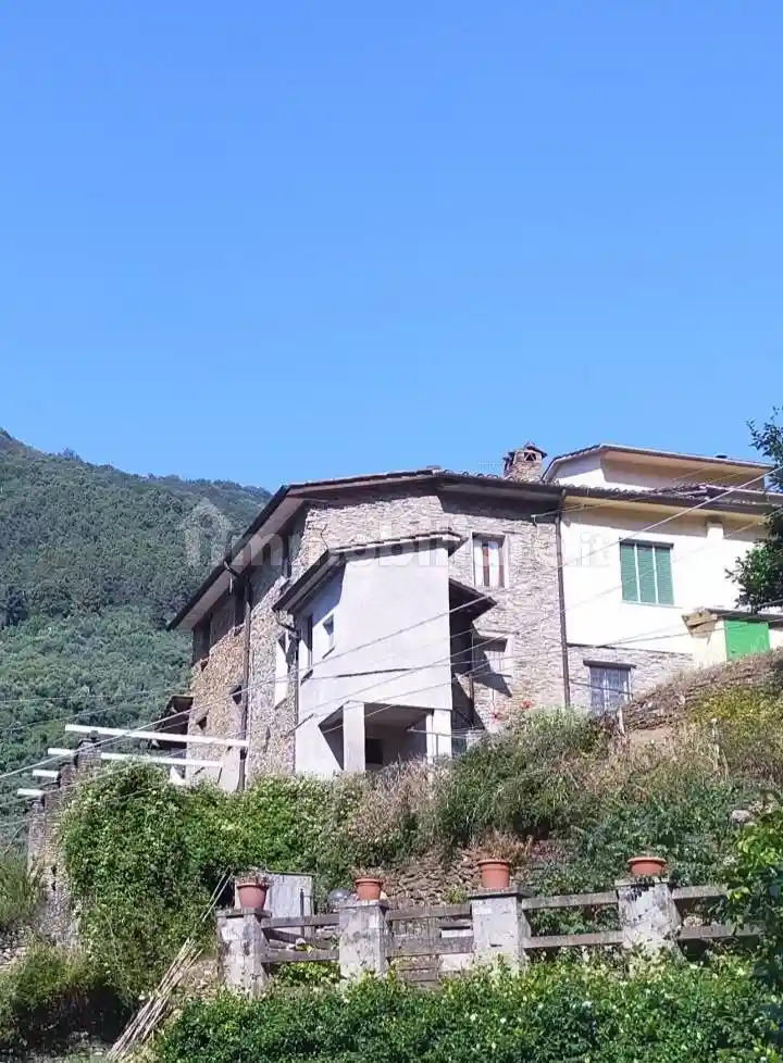 Casa indipendente in vendita a Pietrasanta