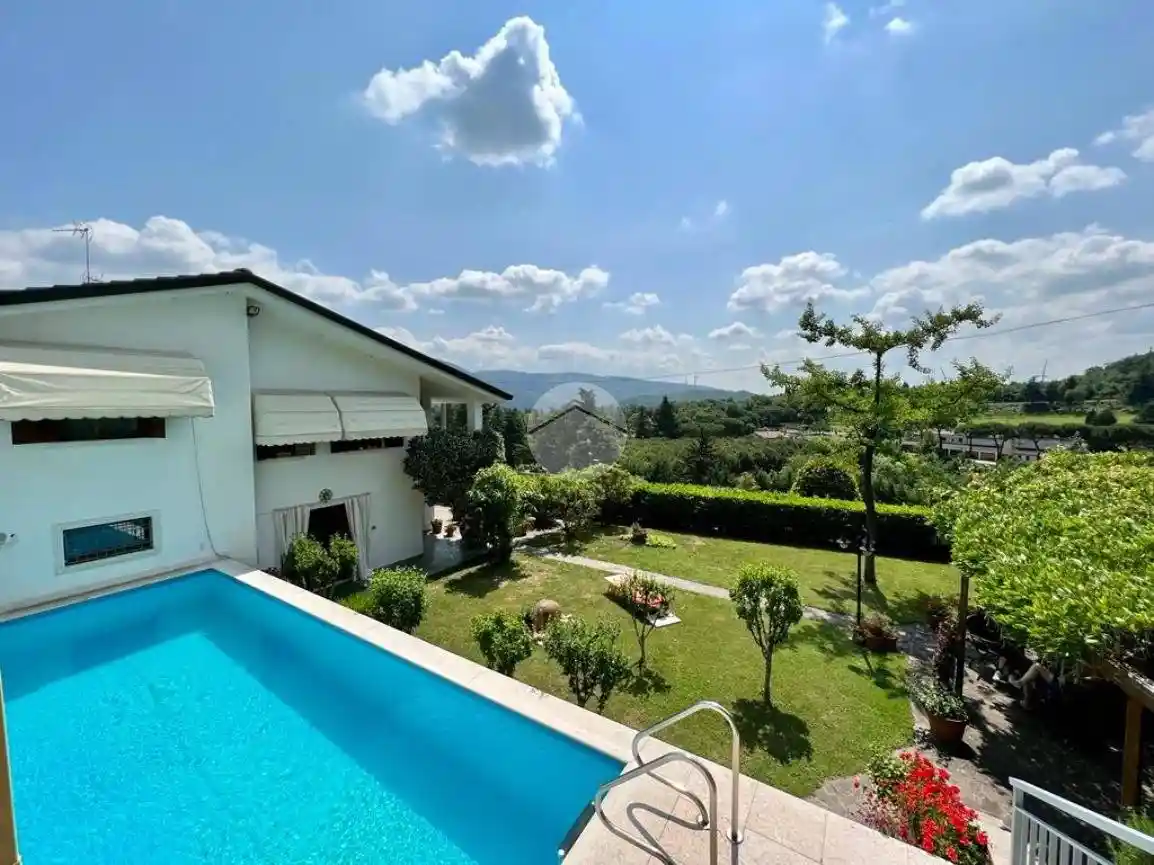 Villa in vendita a Rivoli Veronese