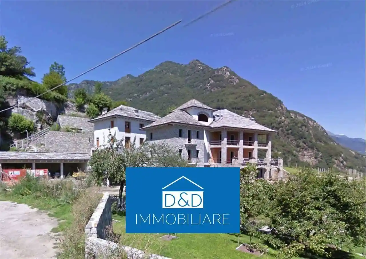 Palazzo - Stabile in vendita a Pieve Vergonte
